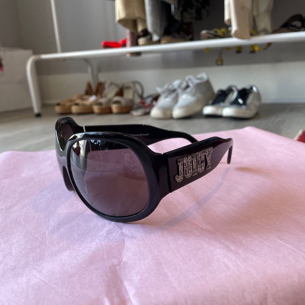 Juicy sunnies!🤩